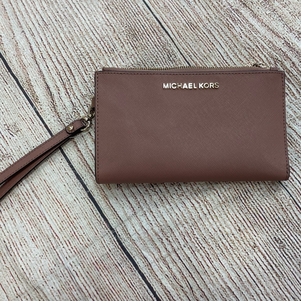 😍 Michael Kors Brown Wristlet Clutch